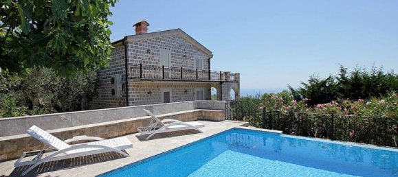 4 bedrooms Commercial property in Budva, Montenegro No. 121 8