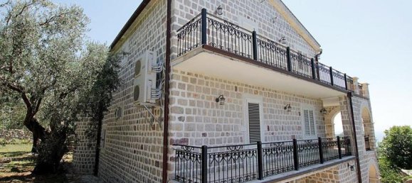 4 bedrooms Commercial property in Budva, Montenegro No. 121 11