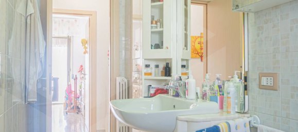 Квартира с 3 комнатами в Бари, Италия № 22761 14