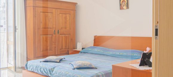 Квартира с 3 комнатами в Бари, Италия № 22761 15