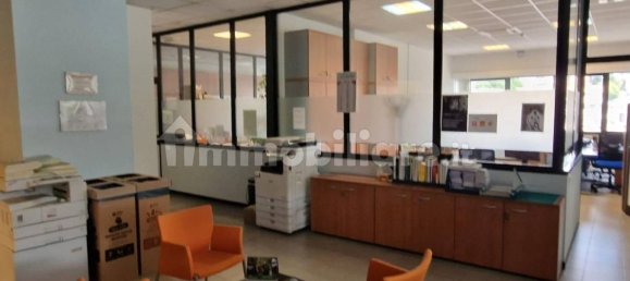 Armazém em Perugia, Italy 3000 m² N.º 349486 3