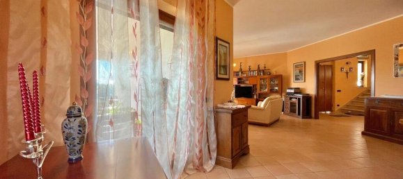 5 bedrooms Villa in Isola del Liri, Italy No. 57800 9
