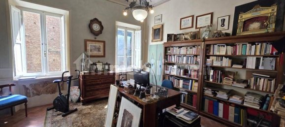 4 bedrooms Apartment in Siena, Italy No. 269652 9