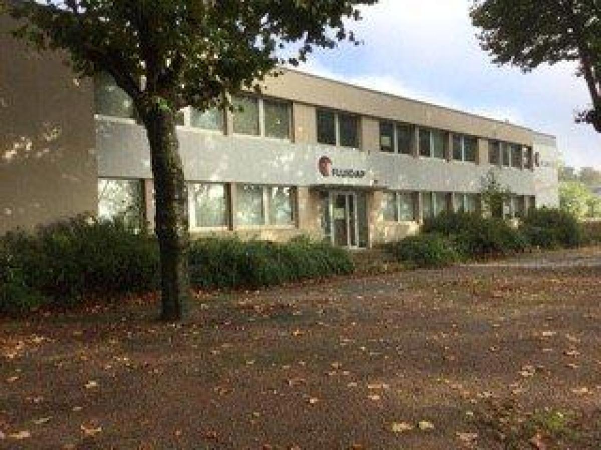 Fabrik in Le Creusot, France 1022m², Nr. 18836