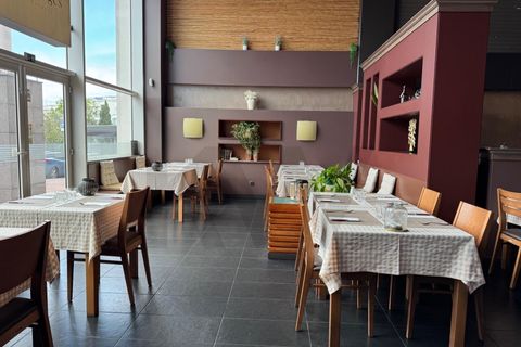 Коммерческая недвижимость 132м² в Фуншал, Португалия № 244791