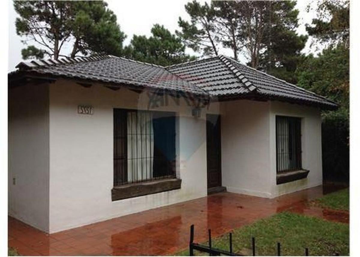 3 bedrooms House in Mar del Plata, Argentina No. 103528