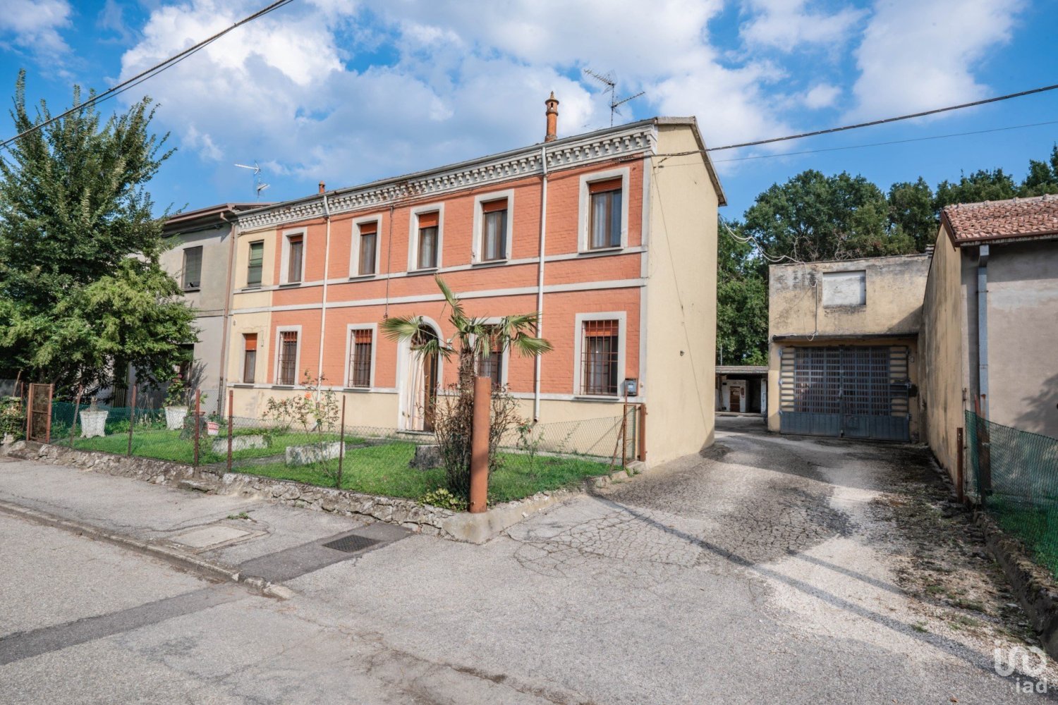4 bedrooms Villa in Argenta, Italy No. 385670