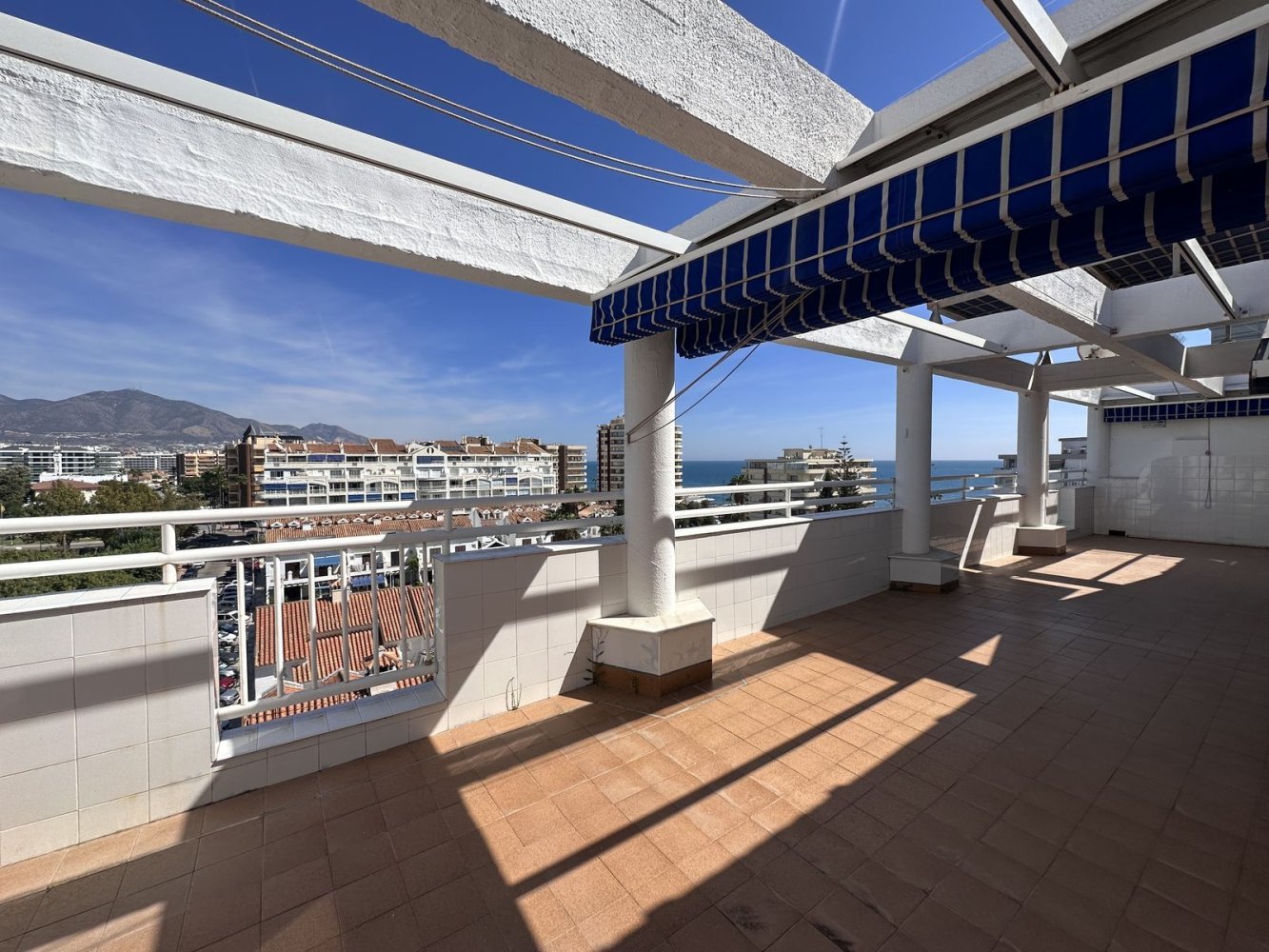 3 bedrooms Penthouse in Fuengirola, Spain No. 148644