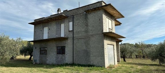 Дом с 4 комнатами в Эличе, Италия № 56796 5