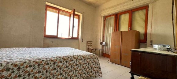 Дом с 4 комнатами в Эличе, Италия № 56796 20