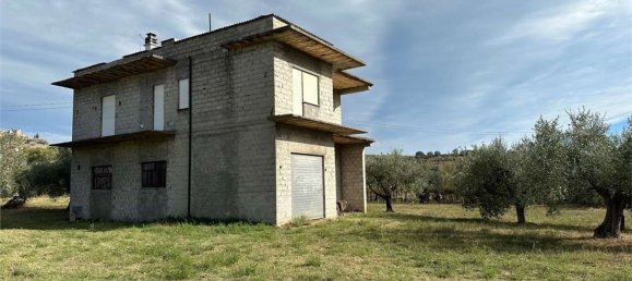 Дом с 4 комнатами в Эличе, Италия № 56796 4