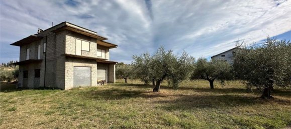 Дом с 4 комнатами в Эличе, Италия № 56796 11