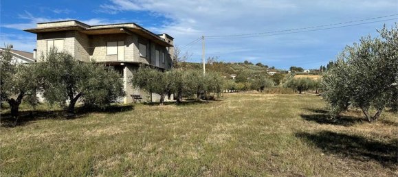 Дом с 4 комнатами в Эличе, Италия № 56796 15