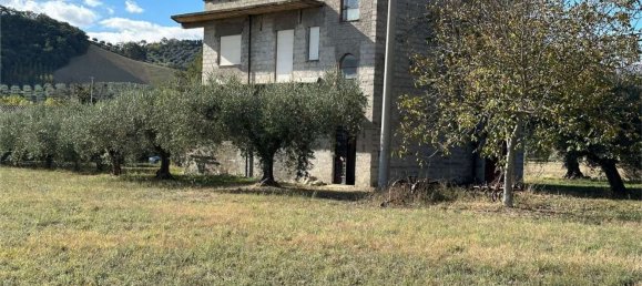 Дом с 4 комнатами в Эличе, Италия № 56796 10