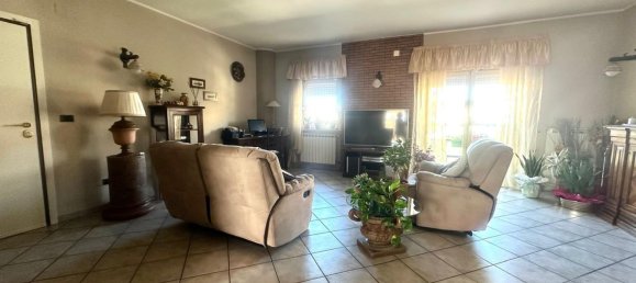 5 bedrooms Apartment in Avezzano, Italy No. 353098 3