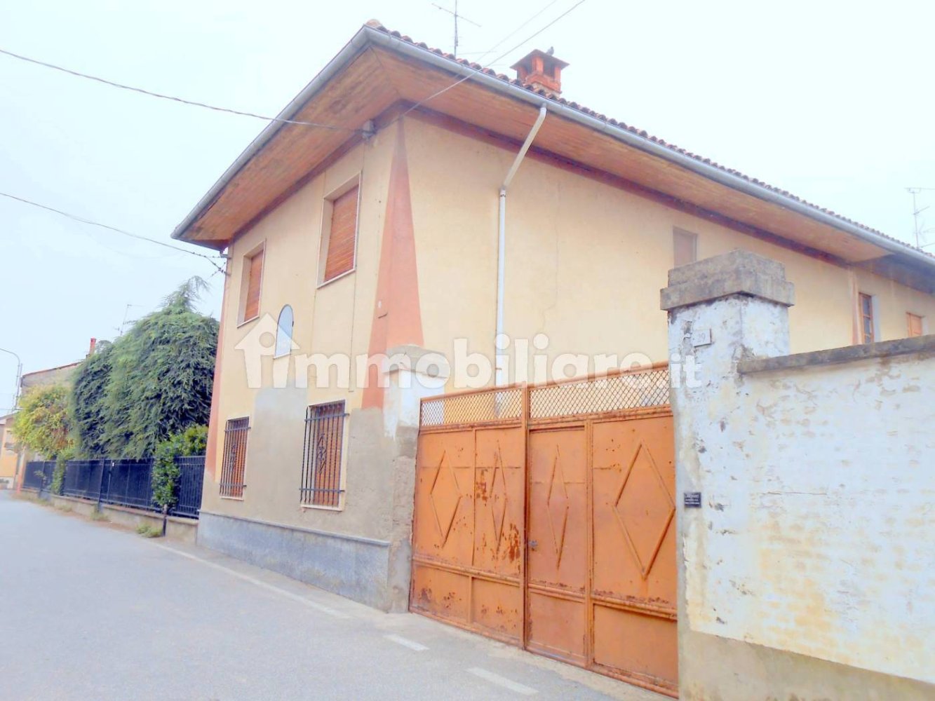 2 bedrooms House in Stroppiana, Italy No. 125391