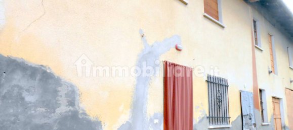 2 bedrooms House in Stroppiana, Italy No. 125391 4