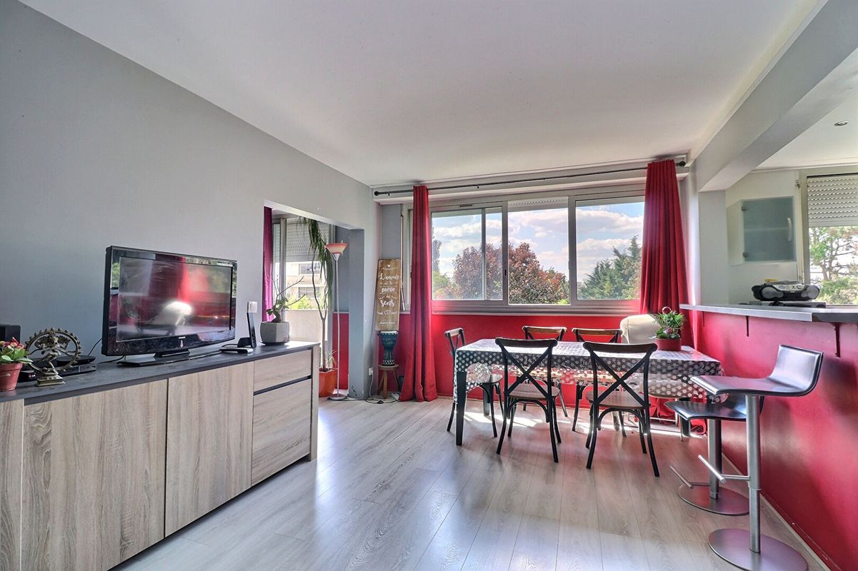 Apartamento de 3 dormitorios en Saint-Leu-la-Foret, France No. 294896