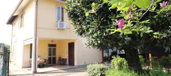 3 غرف نوم فيلا في Marmirolo, Italy رقم 129064 2