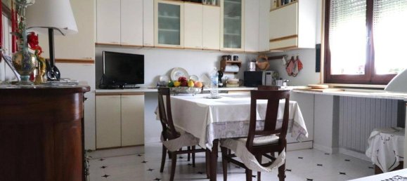 3 غرف نوم فيلا في Marmirolo, Italy رقم 129064 7