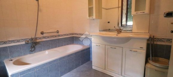 3 غرف نوم فيلا في Marmirolo, Italy رقم 129064 16