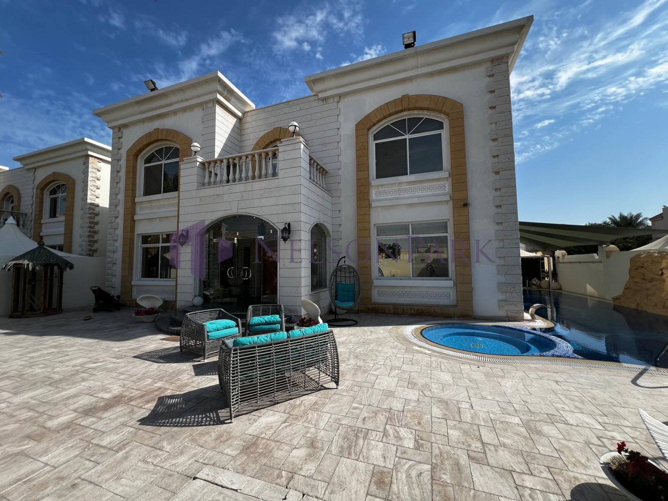 Villa de 5 dormitorios en Doha, Qatar No. 897