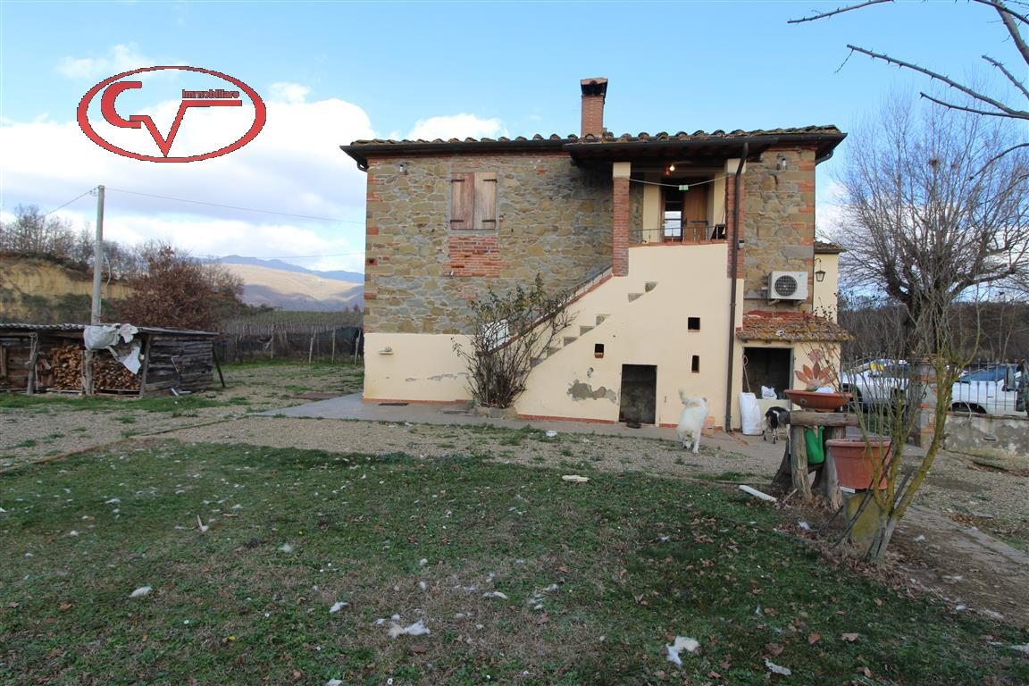 6 rooms House in Terranuova Bracciolini, Italy No. 234078