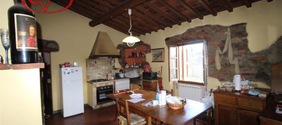 6 rooms House in Terranuova Bracciolini, Italy No. 234078 3