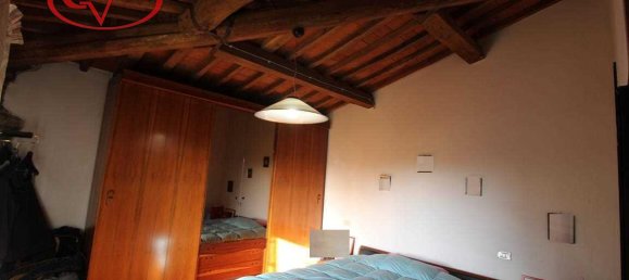6 rooms House in Terranuova Bracciolini, Italy No. 234078 8