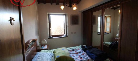 6 rooms House in Terranuova Bracciolini, Italy No. 234078 9