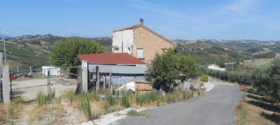 5 rooms House in Acquaviva Picena, Italy No. 271695 3