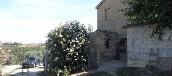 5 rooms House in Acquaviva Picena, Italy No. 271695 8