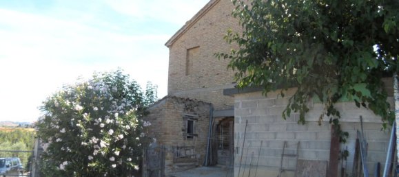 5 rooms House in Acquaviva Picena, Italy No. 271695 2