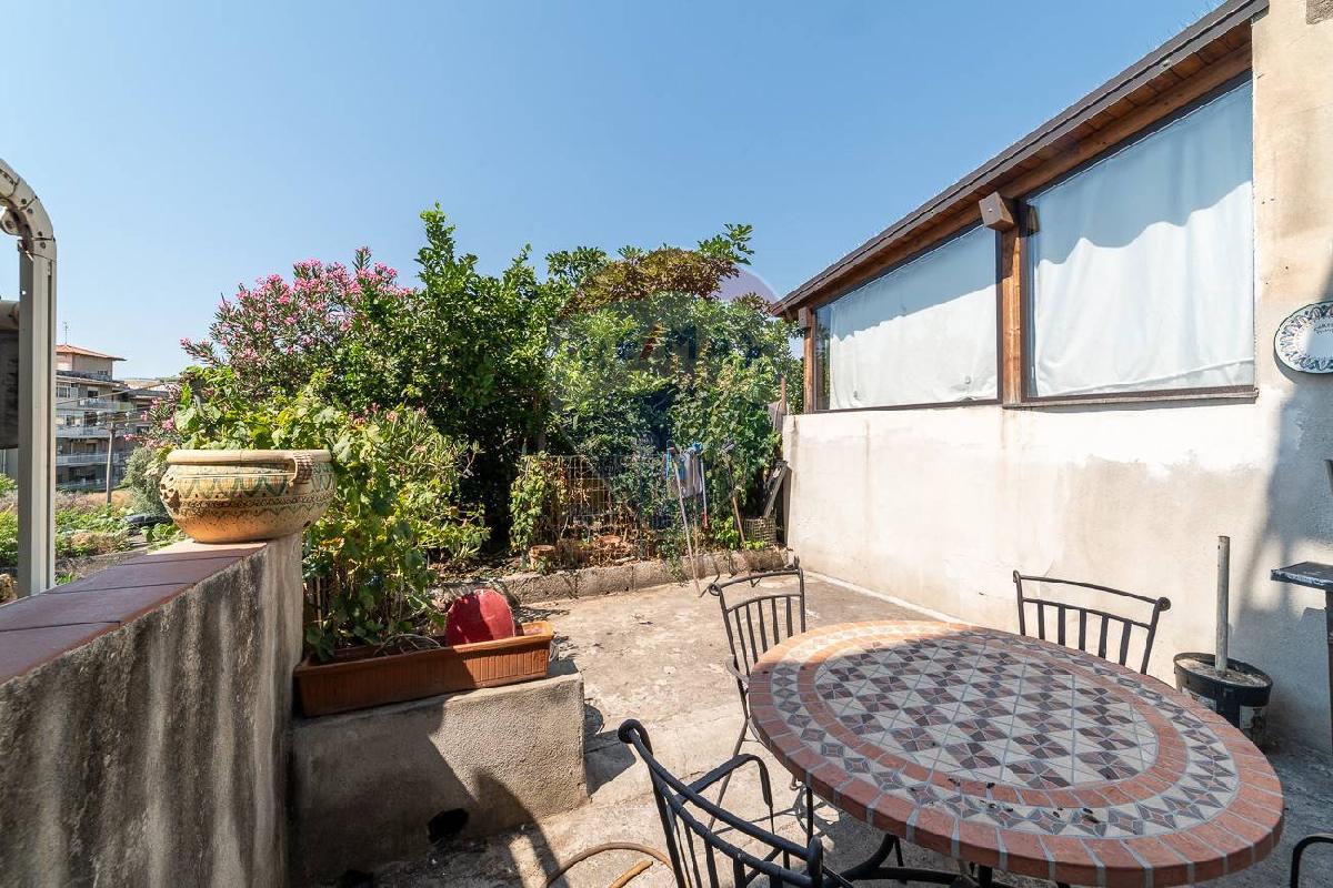 Дом с 2 спальнями в Катания, Италия № 279754