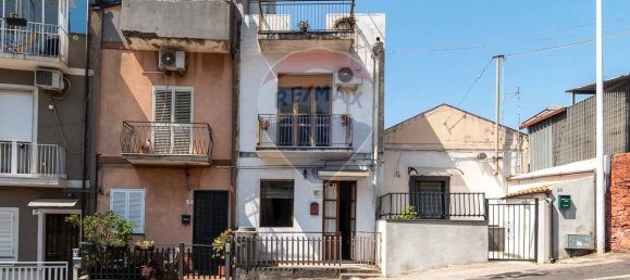 Дом с 2 спальнями в Катания, Италия № 279754 2