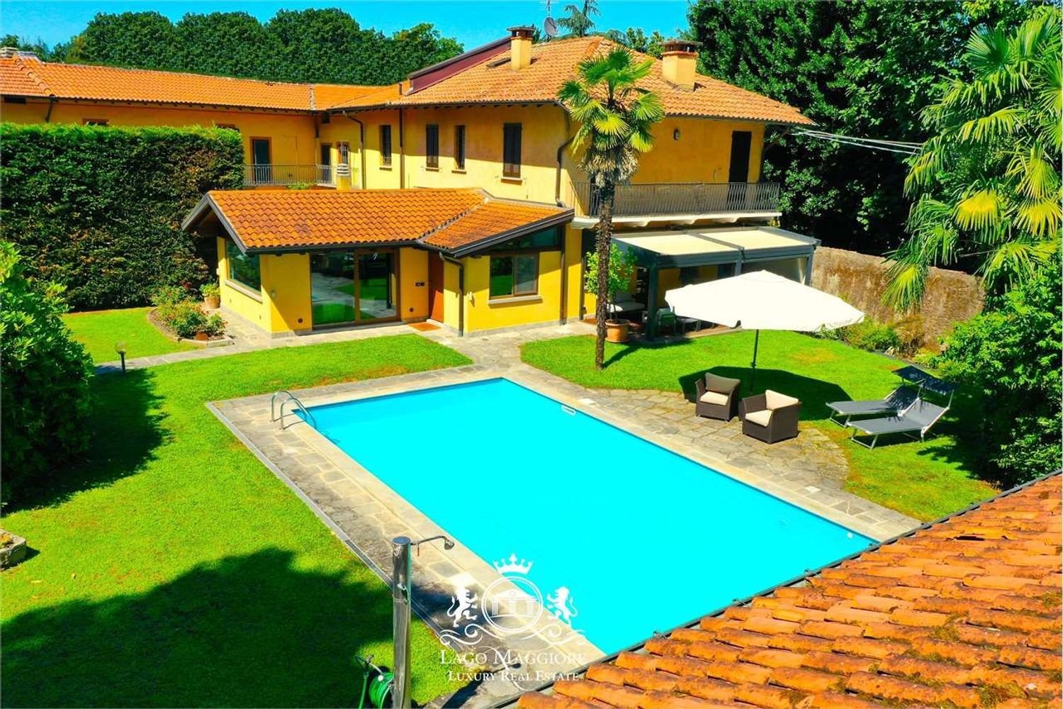 12 bedrooms Villa in Castelletto sopra Ticino, Italy No. 396609