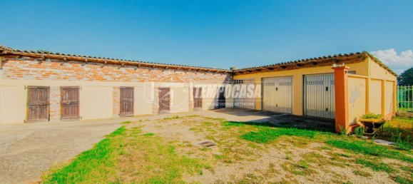 2 bedrooms House in Valle Salimbene, Italy No. 310278 2