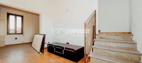 2 bedrooms House in Valle Salimbene, Italy No. 310278 4