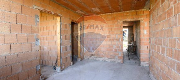 Дом с 4 спальнями в Виадана, Италия № 80634 8