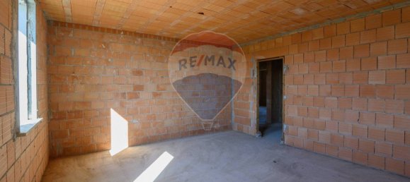 Дом с 4 спальнями в Виадана, Италия № 80634 15