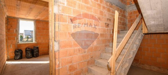 Дом с 4 спальнями в Виадана, Италия № 80634 10