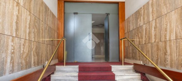 2 bedrooms Apartment in Turin, Italy No. 106794 5