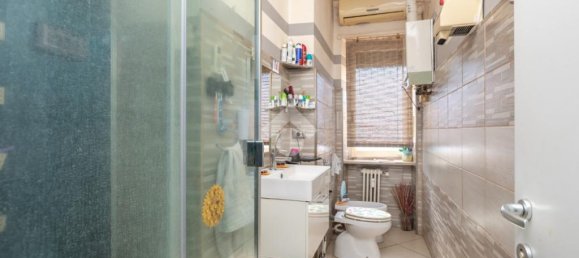 2 bedrooms Apartment in Turin, Italy No. 106794 15