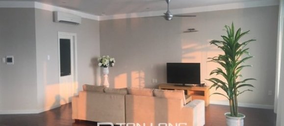 Apartamento de 2 dormitorios en Tay Ho, Vietnam No. 2300 2