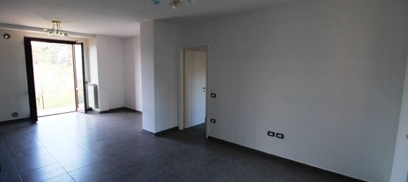 4 Schlafzimmer Wohnung in Montelupone, Italy, Nr. 351493 5