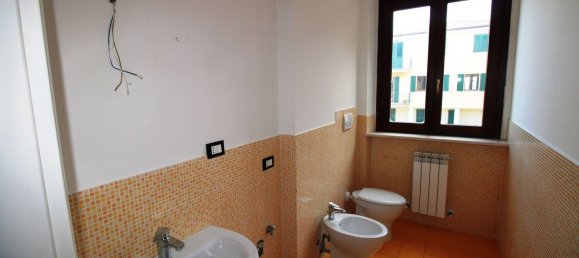 4 Schlafzimmer Wohnung in Montelupone, Italy, Nr. 351493 14