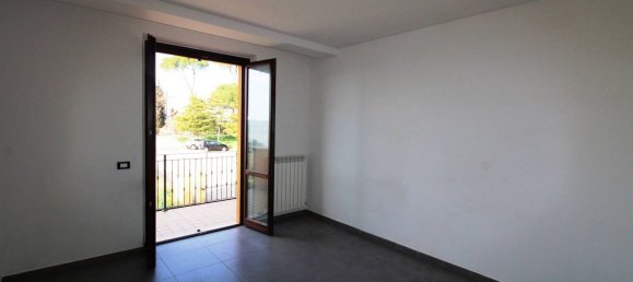 4 Schlafzimmer Wohnung in Montelupone, Italy, Nr. 351493 17