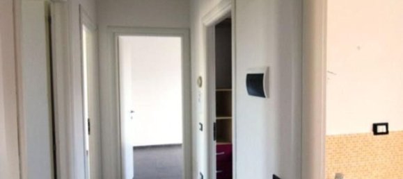 4 Schlafzimmer Wohnung in Montelupone, Italy, Nr. 351493 11