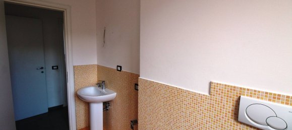 4 Schlafzimmer Wohnung in Montelupone, Italy, Nr. 351493 15