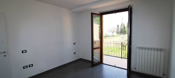 4 Schlafzimmer Wohnung in Montelupone, Italy, Nr. 351493 16